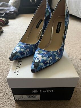 Nine West Blue Floral Pointed-Toe heels